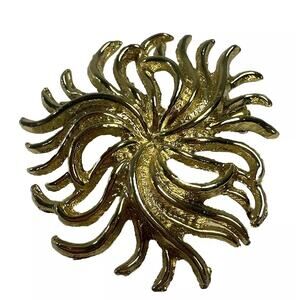 BEAUTIFUL Starburst Vintage 2 inch Goldtone Floral BROACH /PIN￼ Unbranded EUC